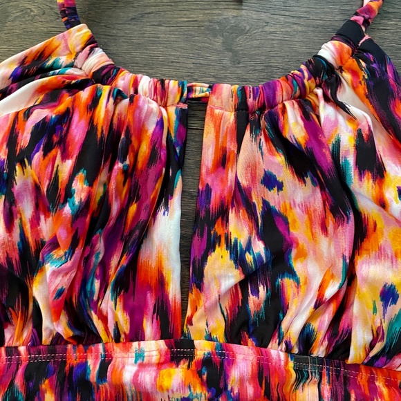 Kenneth Cole one-piece swimsuit, EUC, M, Pink - Picture 5 of 6